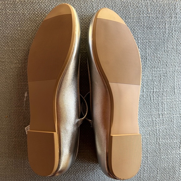 New Madden Girl silver Mary Jane ballet flats - Picture 5 of 9